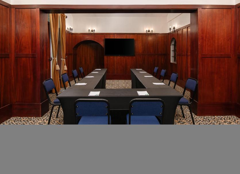 Ruang konferensi Foto