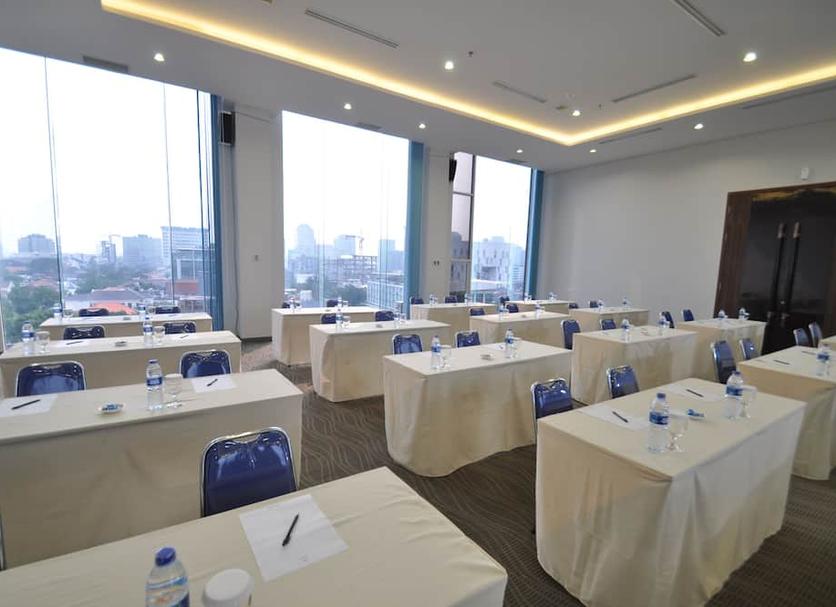 Ruang konferensi Foto
