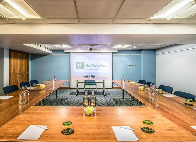 Ruang konferensi Foto