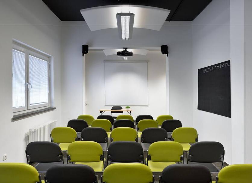 Ruang konferensi Foto