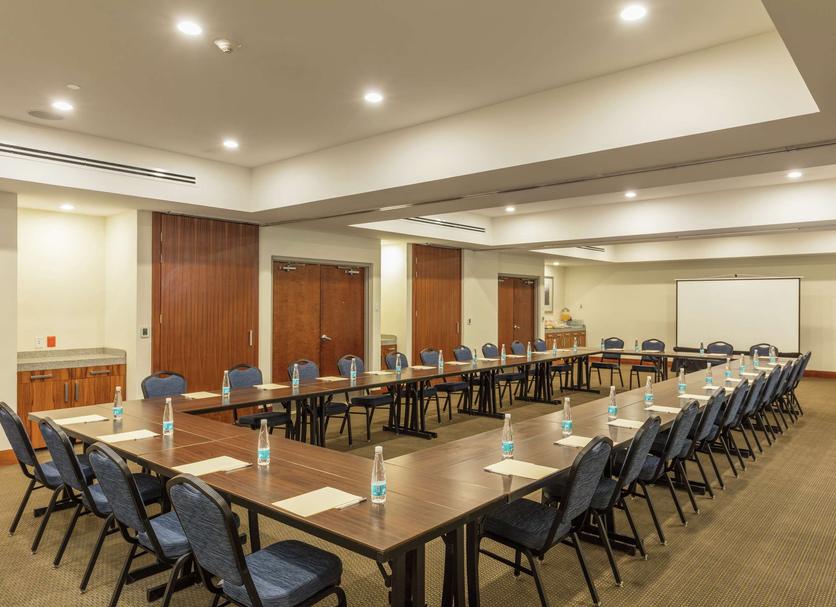 Ruang konferensi Foto