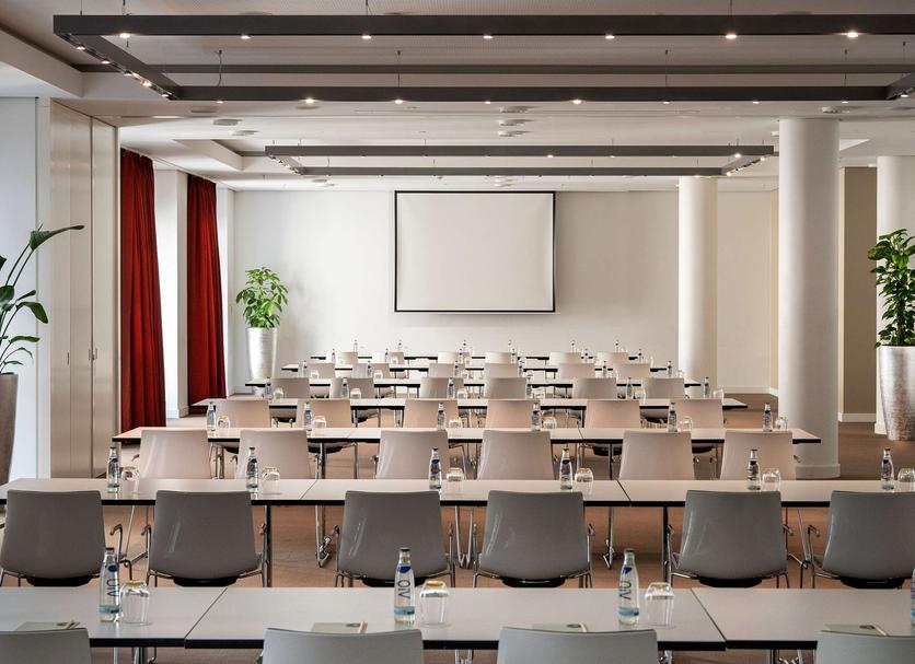 Ruang konferensi Foto