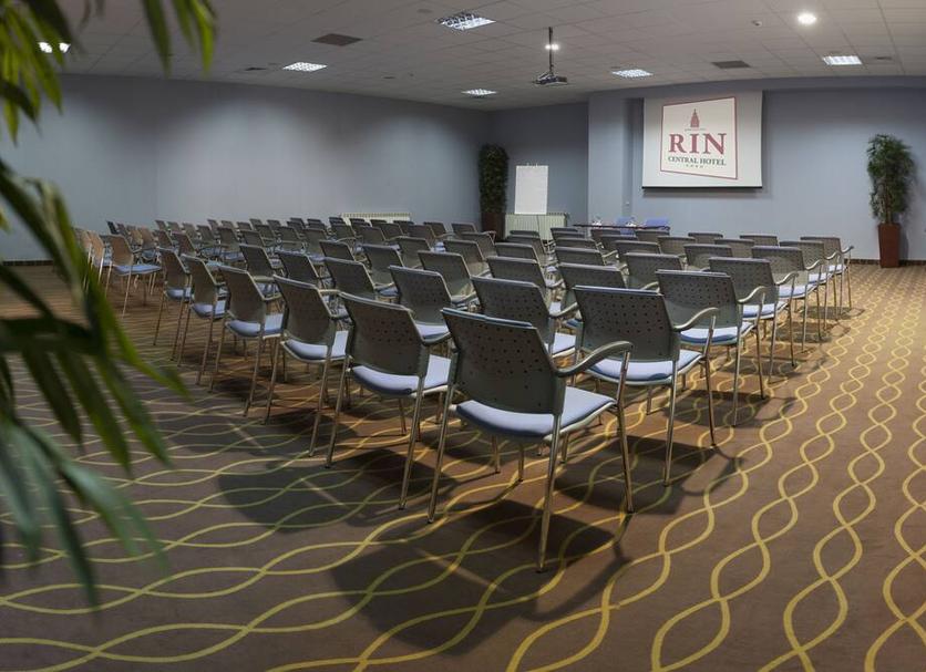 Ruang konferensi Foto