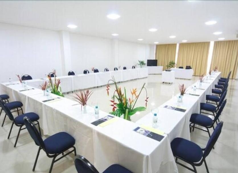 Ruang konferensi Foto