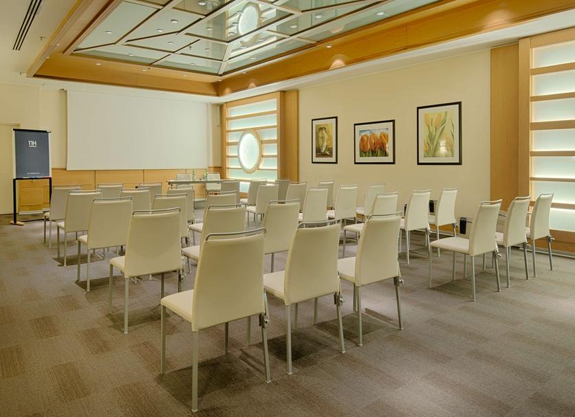 Ruang konferensi Foto