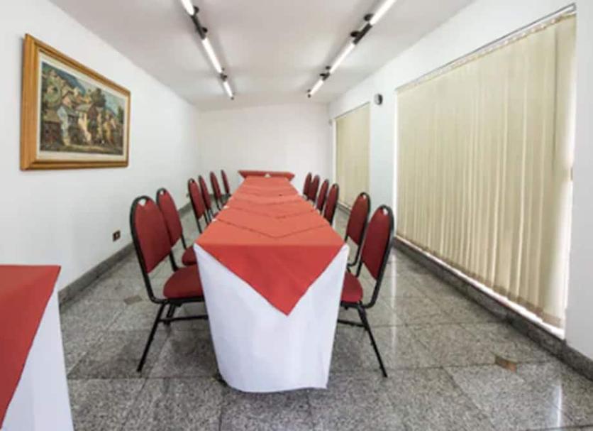 Ruang konferensi Foto
