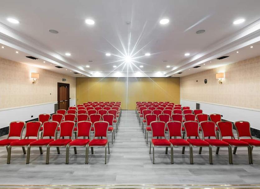 Ruang konferensi Foto