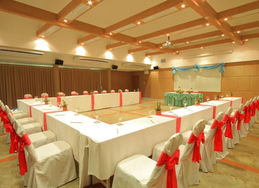 Ruang konferensi Foto