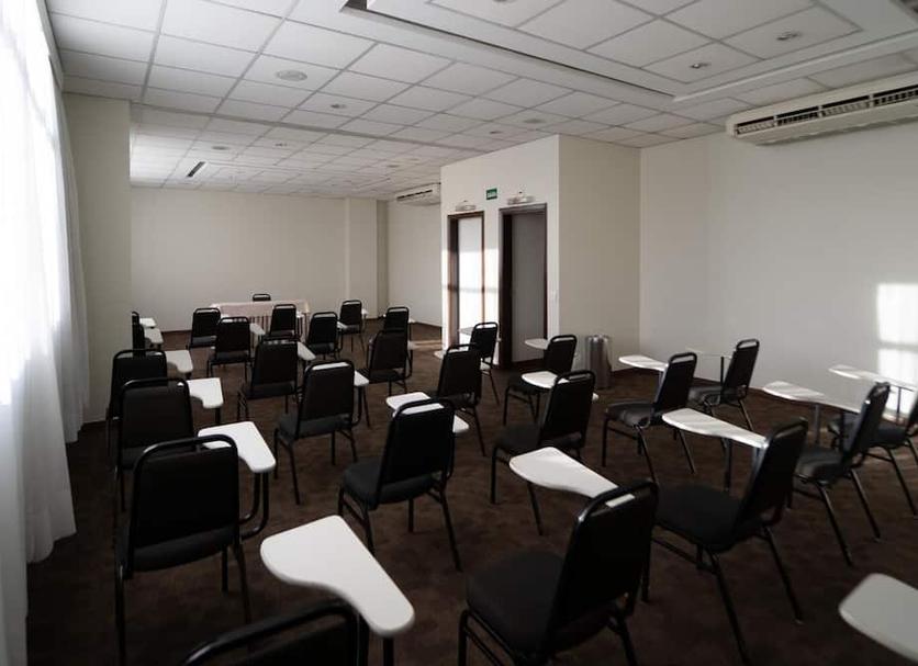 Ruang konferensi Foto