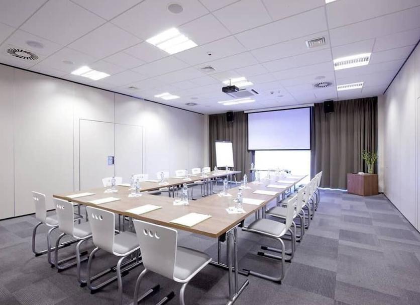 Ruang konferensi Foto