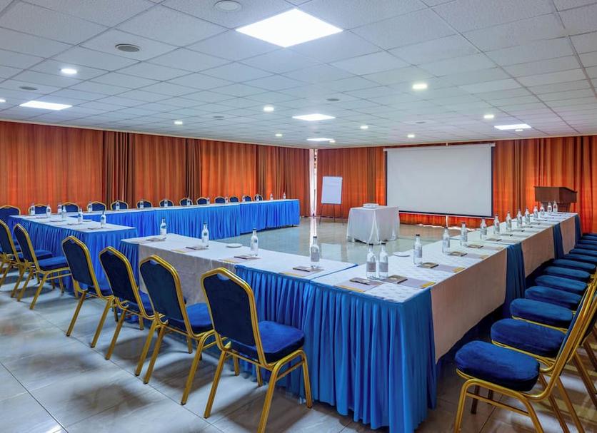 Ruang konferensi Foto
