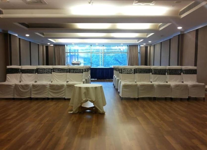 Ruang konferensi Foto