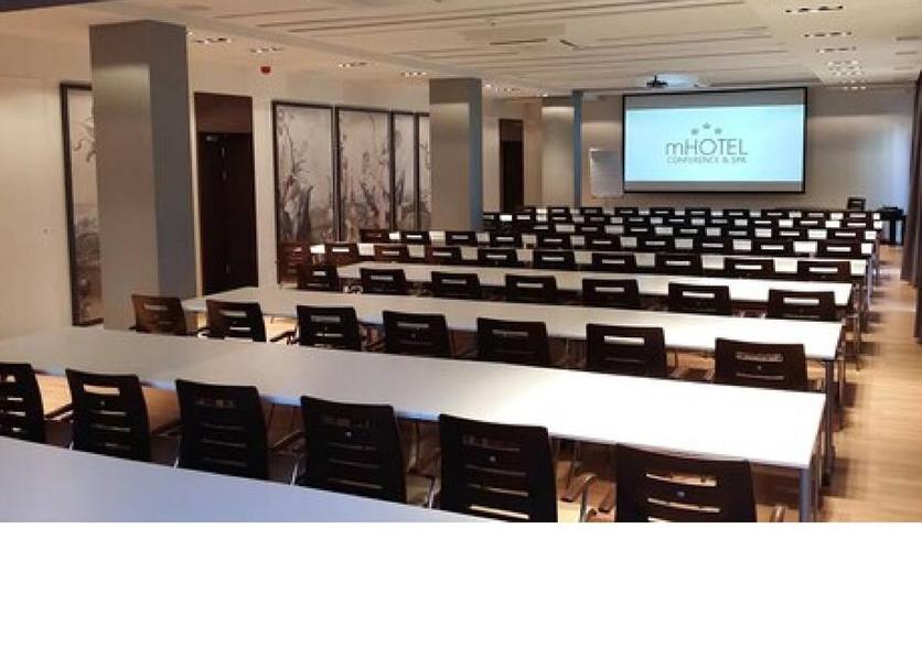 Ruang konferensi Foto