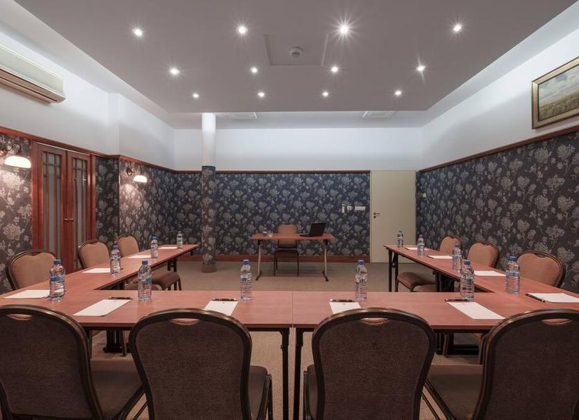 Ruang konferensi Foto