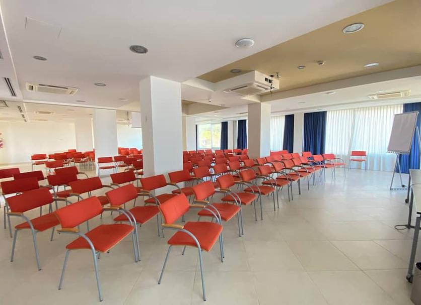 Ruang konferensi Foto