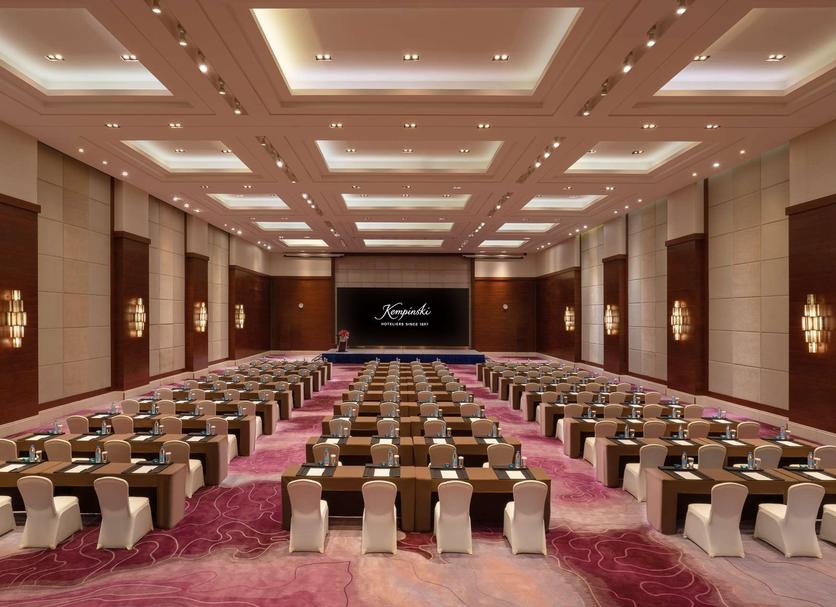 Ruang konferensi Foto