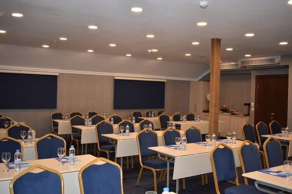 Ruang konferensi