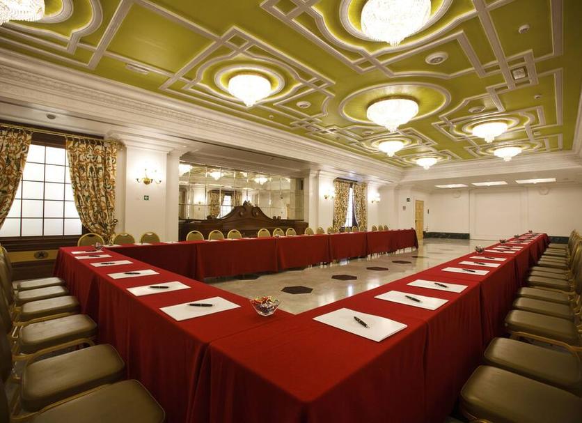 Ruang konferensi Foto