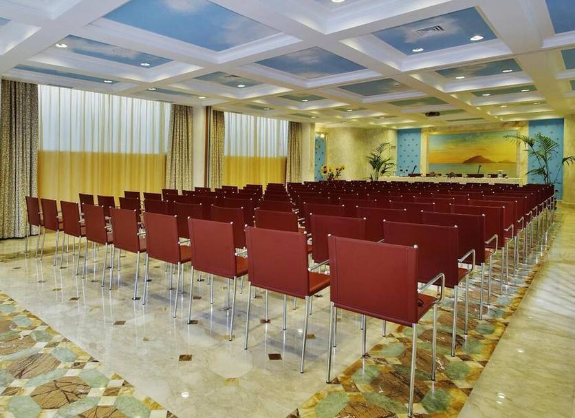 Ruang konferensi Foto
