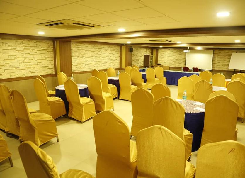 Ruang konferensi Foto