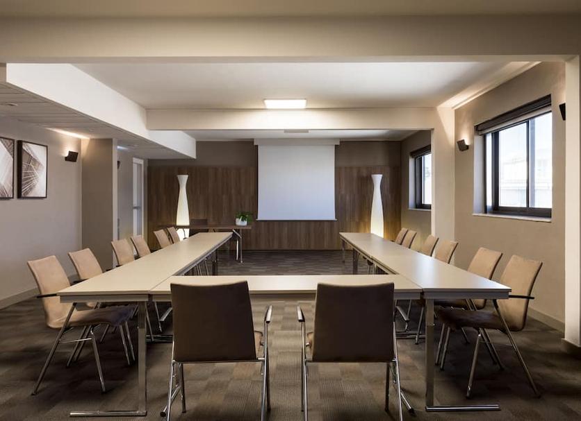 Ruang konferensi Foto