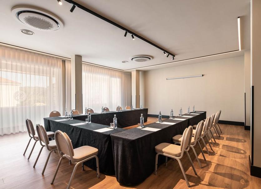 Ruang konferensi Foto