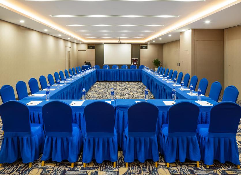 Ruang konferensi Foto