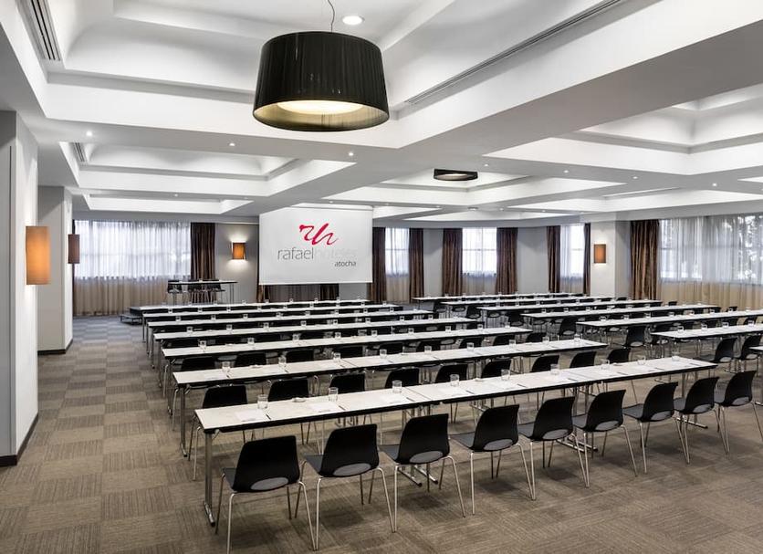 Ruang konferensi Foto
