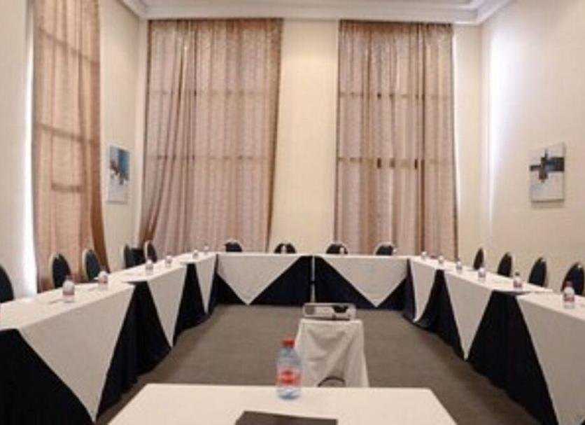Ruang konferensi Foto