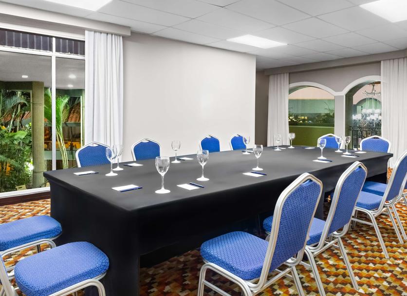 Ruang konferensi Foto