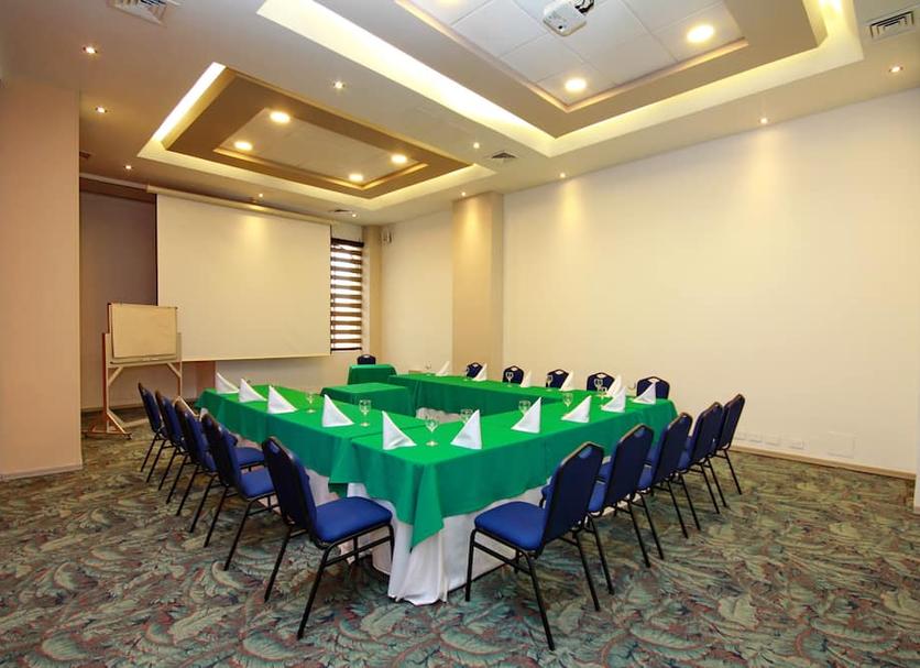 Ruang konferensi Foto