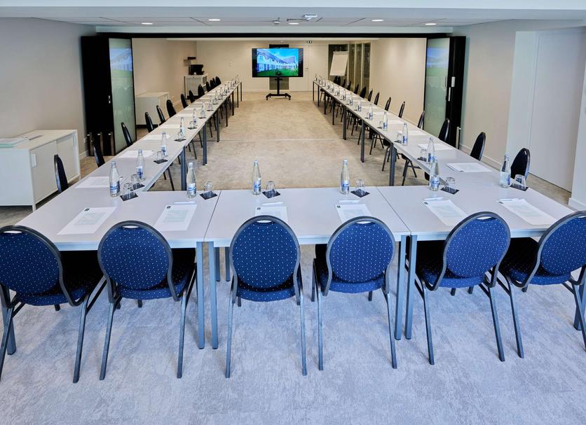 Ruang konferensi Foto