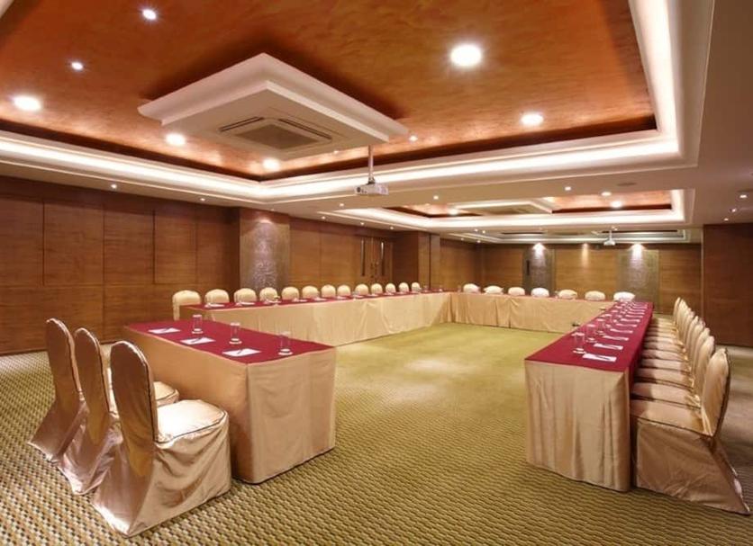 Ruang konferensi Foto