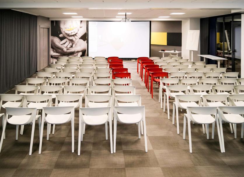 Ruang konferensi Foto