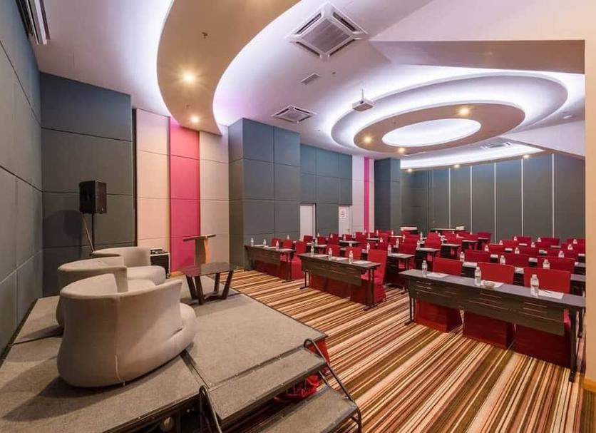 Ruang konferensi Foto
