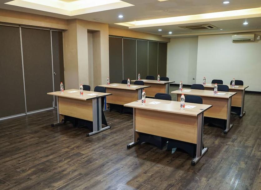 Ruang konferensi Foto