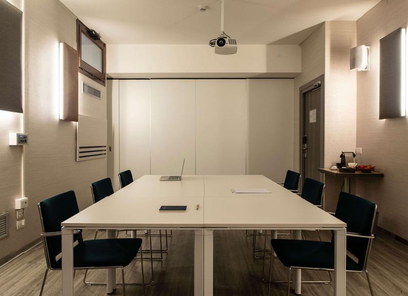 Ruang konferensi Foto