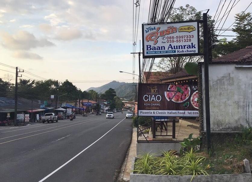 Pemandangan luar Foto