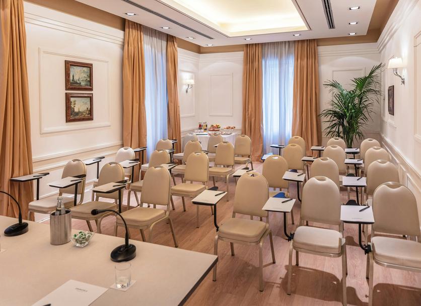 Ruang konferensi Foto