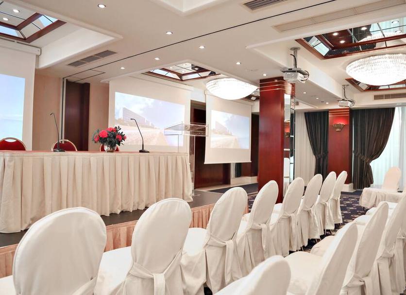 Ruang konferensi Foto
