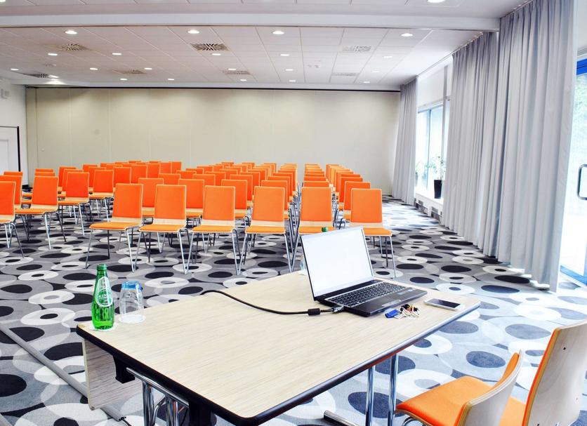 Ruang konferensi Foto
