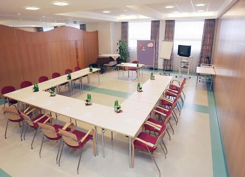 Ruang konferensi Foto