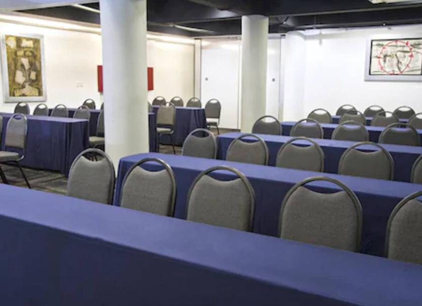 Ruang konferensi Foto