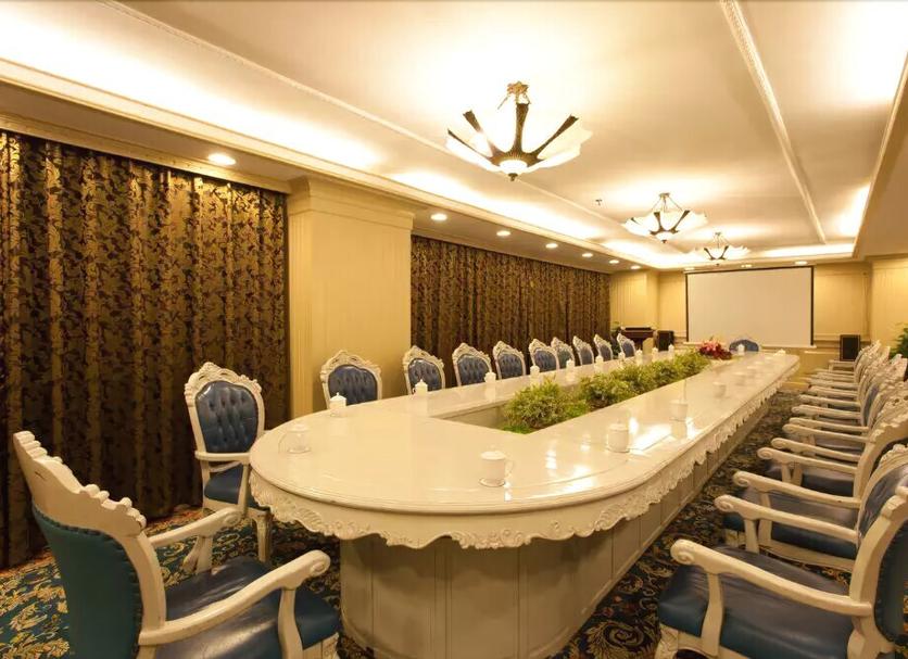 Ruang konferensi Foto