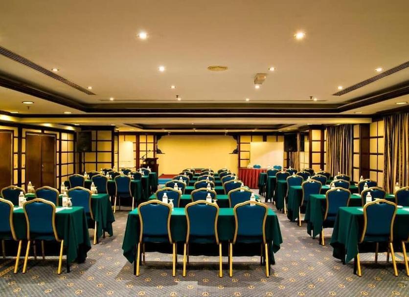 Ruang konferensi Foto
