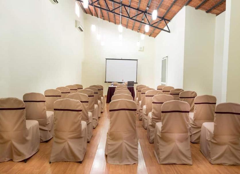 Ruang konferensi Foto