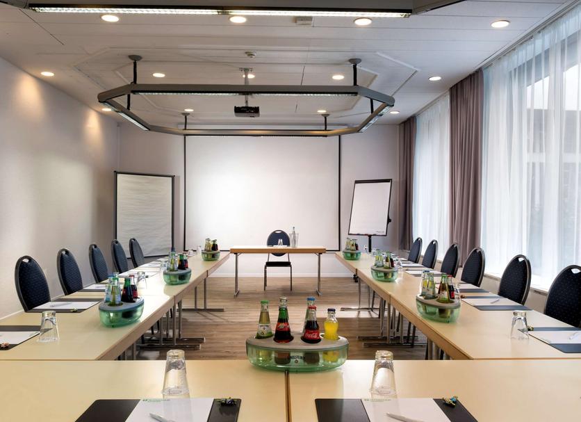 Ruang konferensi Foto