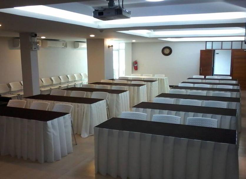 Ruang konferensi Foto