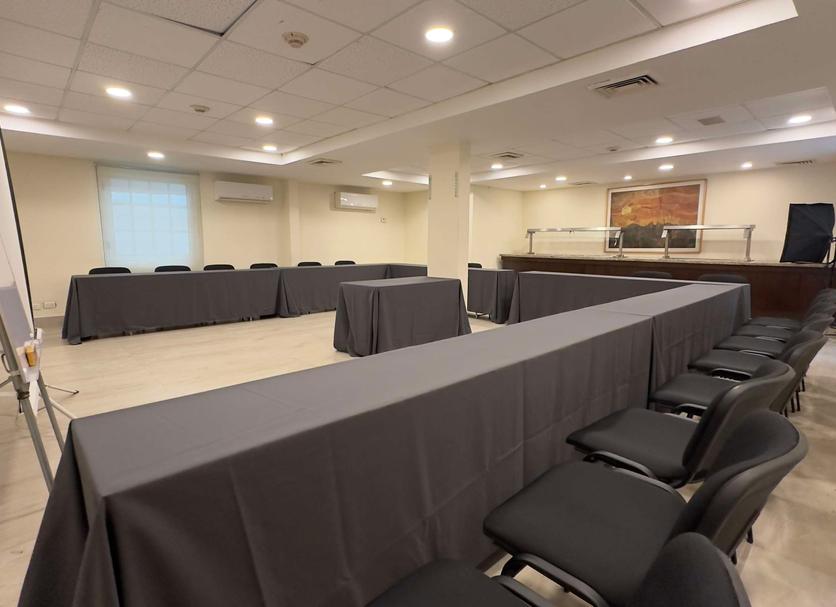 Ruang konferensi Foto