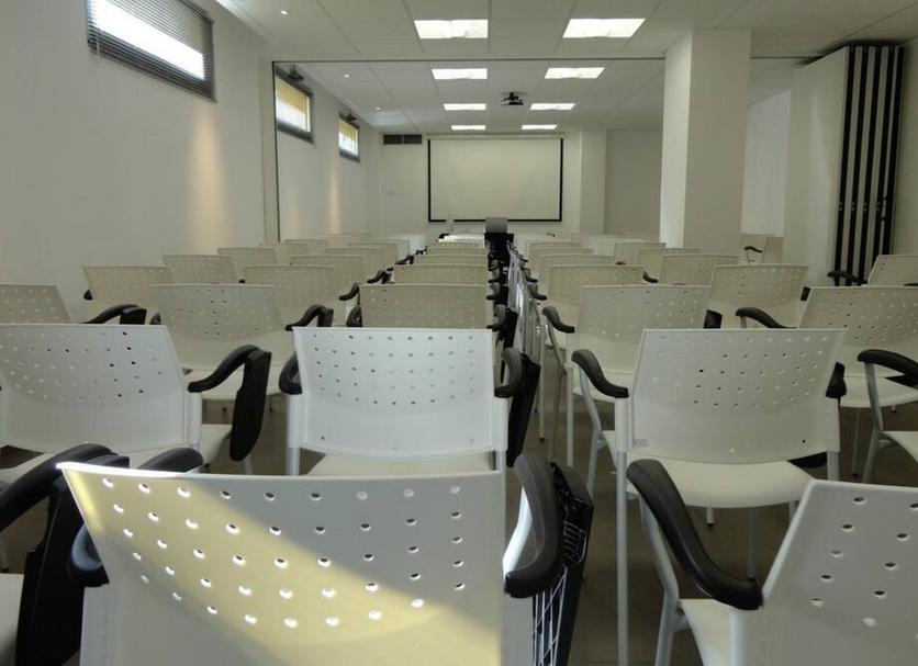 Ruang konferensi Foto